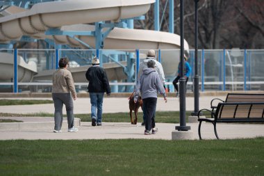Harrison Township, Michigan / ABD - 19 Nisan 2020: Corona Virüsü sırasında Michigan Metro Parkı etkinliği.