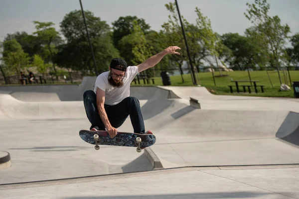 Detroit Michigan Usa 2019 Skaters Oefenen Hun Skateboard Tricks Een — Stockfoto