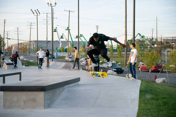 Detroit Michigan Usa 2019 Skaters Bikers Practice Trick Dusk Detroit — 스톡 사진