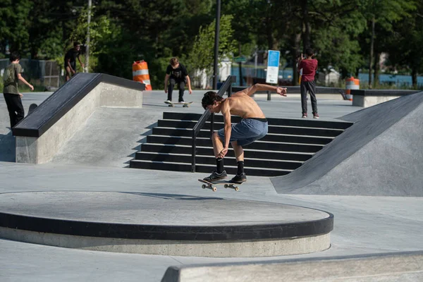 Detroit Michigan Usa 2019 Pattinatori Praticano Loro Trucchi Skateboard Nello — Foto Stock