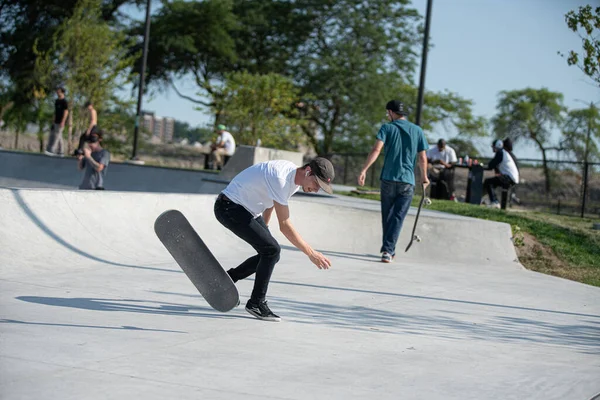 Detroit Michigan Usa 2019 Skater Üben Ihre Skateboard Tricks Skatepark — Stockfoto