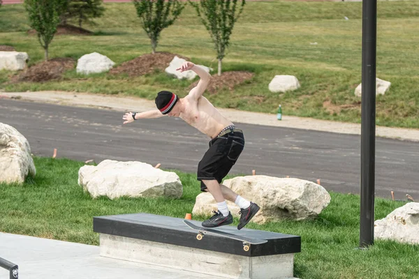 Detroit Michigan Usa 2019 Skater Üben Ihre Skateboard Fähigkeiten Einem — Stockfoto