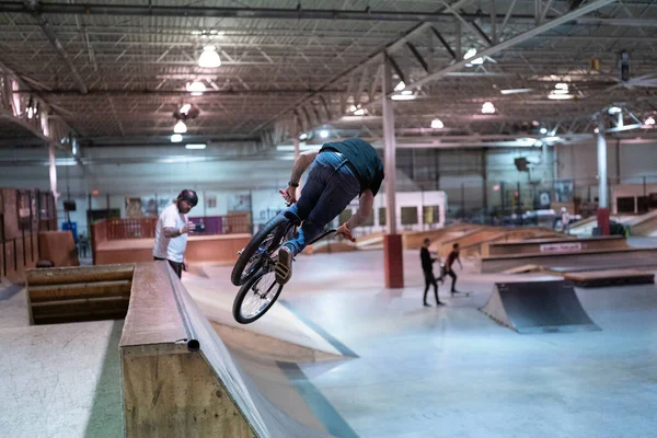 Royal Oak Michigan Usa 2020 Biker Und Skater Üben Modern — Stockfoto