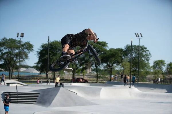 Детройт Штат Мичиган Сша 2019 Скейтбордисты Байкеры Bmx Отрабатывают Трюки — стоковое фото