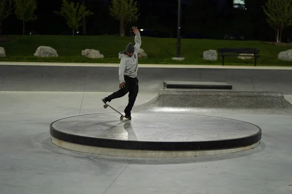 Detroit Michigan Usa 2019 Les Skateurs Entraînent Dans Skateboard Park — Photo