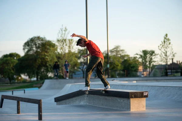 Detroit Michigan Usa 2019 Skaters Εξασκούνται Στο Sunset Στο Skate — Φωτογραφία Αρχείου