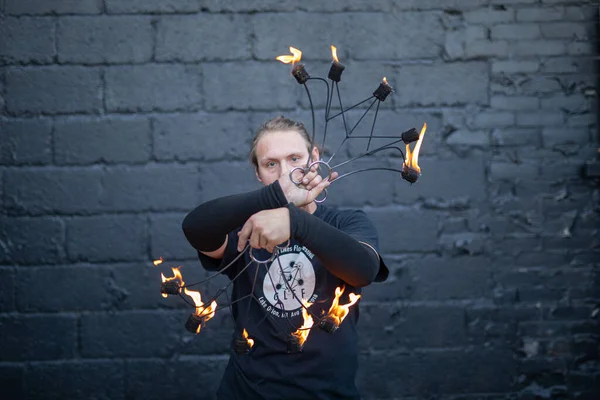 Detroit Michigan Usa 2019 Fire Performer Övar Sin Rutin — Stockfoto