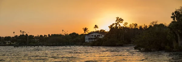 Akşamları Bir Kumsal Manzarası Tropik Güneş Manzarası — Stok fotoğraf