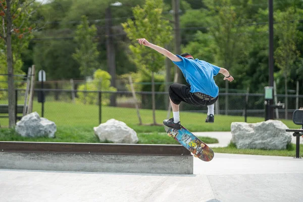 Detroit Michigan Usa 2019 Skater Üben Ihre Skateboard Fähigkeiten Einem — Stockfoto