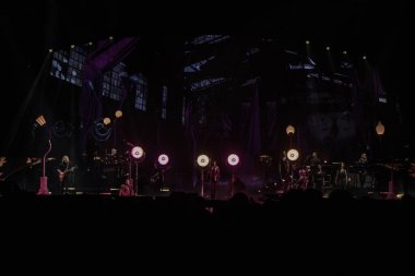 Detroit, Michigan, ABD - 04.26.2019: Özel konuk Julia Michaels ile Little Caesar 's Arena' da canlı performans