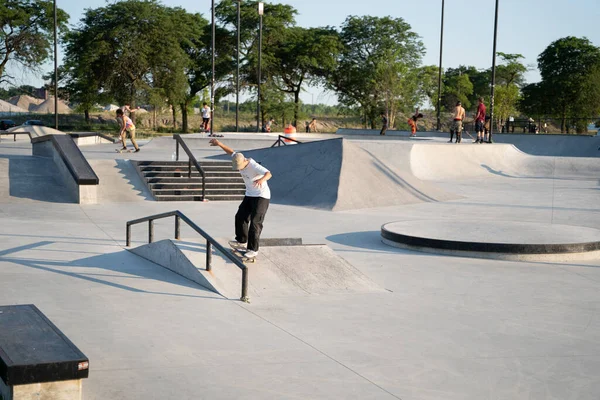 Detroit Michigan Usa 2020 Skaters Bikers Practice Tricks Outdoor Skate — Stock Photo, Image