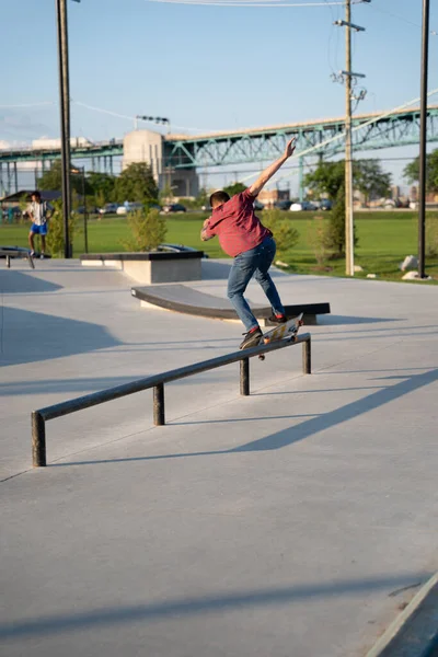 Detroit Michigan Usa 2020 Skater Und Biker Üben Während Des — Stockfoto