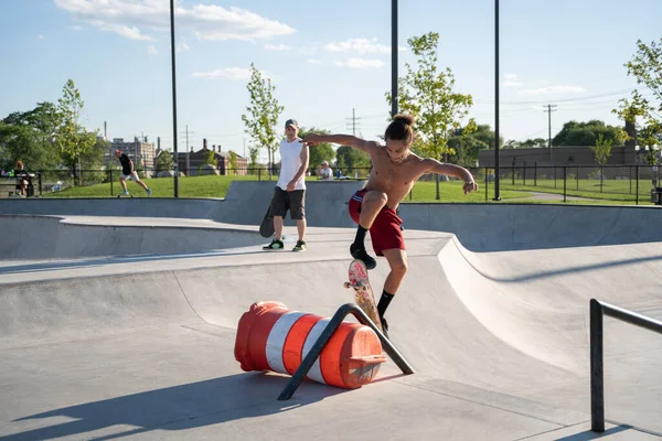 Detroit Michigan États Unis 2020 Des Patineurs Entraînent Dans Skatepark — Photo