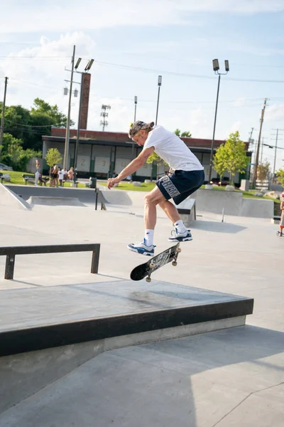 Detroit Michigan Eua 2020 Patinadores Motociclistas Praticam Truques Parque Skate — Fotografia de Stock