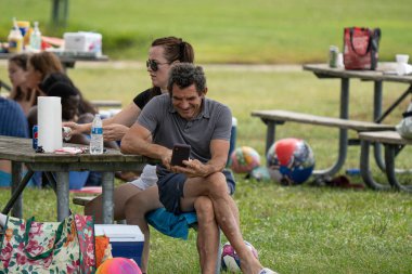 Harrison Township, Michigan / ABD - 1 Ağustos 2020: Corona Virüsü sırasında Michigan Metro Parkı etkinliği