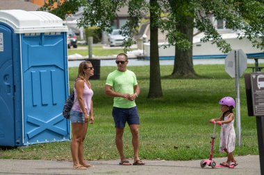 Harrison Township, Michigan / ABD - 1 Ağustos 2020: Corona Virüsü sırasında Michigan Metro Parkı etkinliği