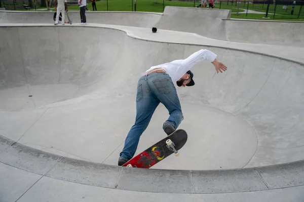 Detroit Michigan Eua Agosto 2020 Skaters Pratica Truques Parque Skate — Fotografia de Stock