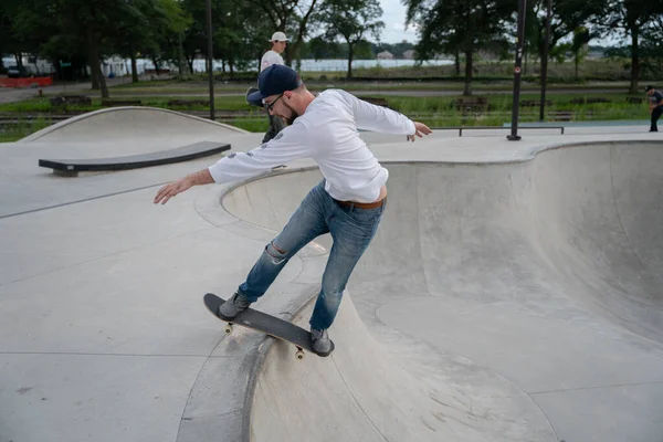 Detroit Michigan Estados Unidos Agosto 2020 Los Patinadores Practican Trucos — Foto de Stock