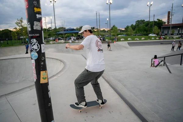 Detroit Michigan Usa August 2020 Skater Üben Tricks Einem Skatepark — Stockfoto