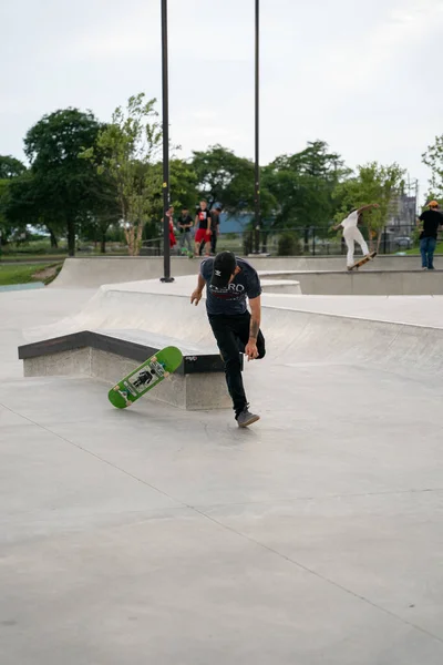 Detroit Michigan Estados Unidos Agosto 2020 Los Patinadores Practican Trucos — Foto de Stock