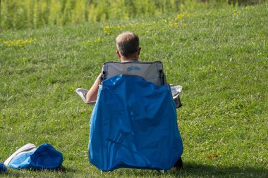 Harrison Township, Michigan, ABD - 6 Ağustos 2020: Corona Virüsü sırasında Michigan Metro Parkı etkinliği.