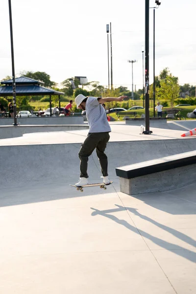 Detroit Michigan Ηπα Αυγούστου 2020 Skaters Πρακτική Κόλπα Στο Πάρκο — Φωτογραφία Αρχείου