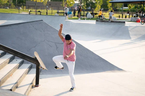 Detroit Michigan Usa August 2020 Skater Üben Tricks Skatepark — Stockfoto