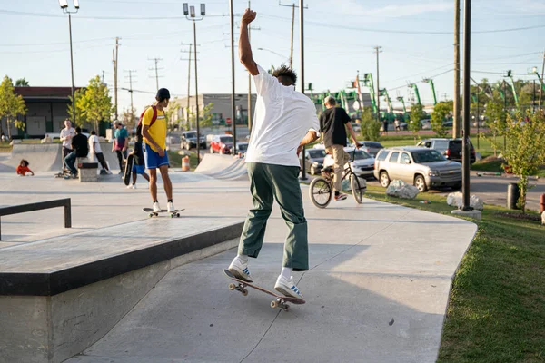 Skaters Practice Detroit Skate Park Michigan August 2020 — 스톡 사진