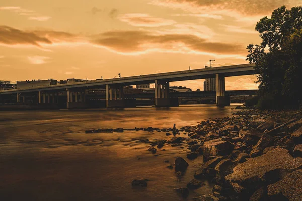 Soleil Couche Sur Rivière Heure Dorée — Photo