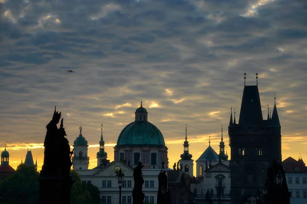 Incroyables Tours Pont Charles Quartier Vieille Ville Pendant Coucher Soleil — Photo