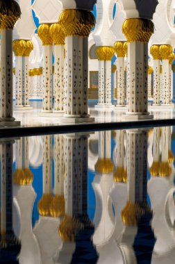 Muhteşem gece yansıma Camii, Abu Dhabi, Birleşik Arap Emirlikleri