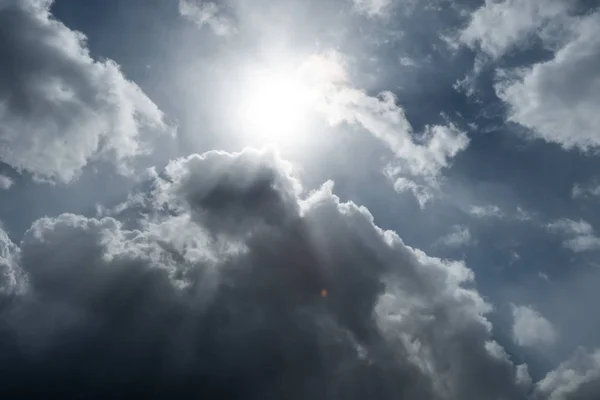 Stormy sky with heavy clouds. — 图库照片