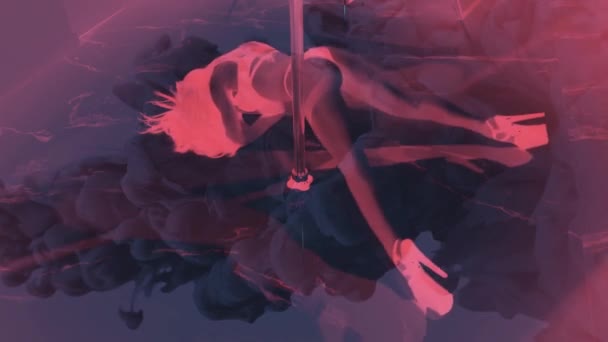 Una Mujer Está Bailando Poste Nube Abstracta Tinta Doble Efecto — Vídeos de Stock