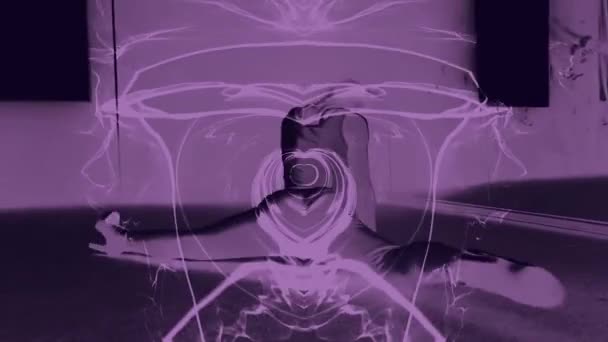 Абстрактные Волны Фоне Танцующего Женского Силуэта Эффект Двойного Воздействия — стоковое видео