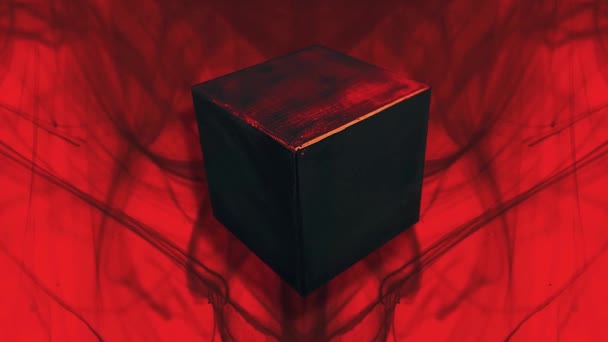 Cubo Metallo Nero Fumo Movimento Sfondo Rosso — Video Stock