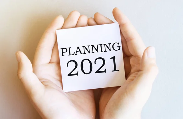 Weißes Papier Mit Text Planning 2021 Männerhänden Auf Weißem Hintergrund — Stockfoto