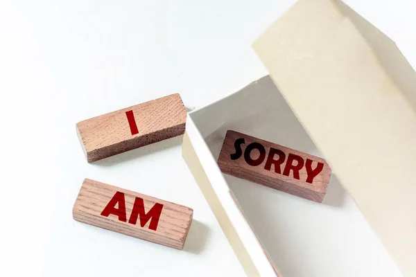 Holzblöcke Mit Dem Text Sorry Einem Kasten Auf Weißem Hintergrund — Stockfoto