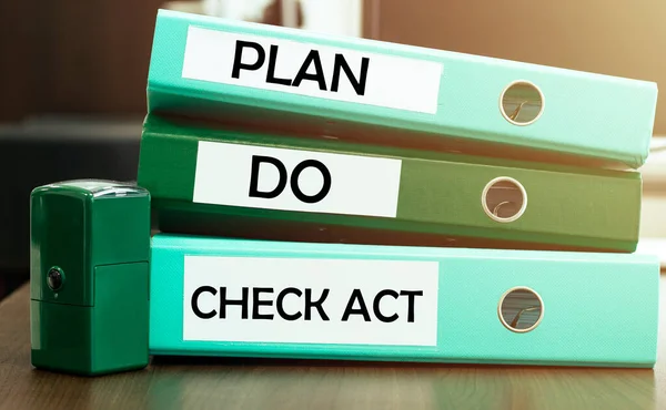 Grüne Büroordner Mit Text Pdca Plan Check Act — Stockfoto