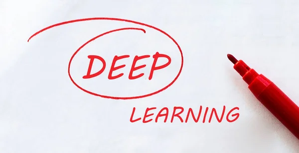 Beyaz Kağıt Ile Metin Deep Learning Beyaz Üzerine Kırmızı Işaret — Stok fotoğraf