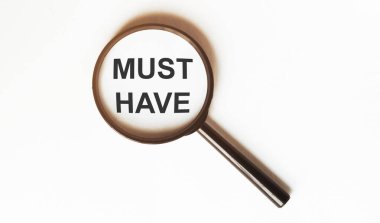 Büyüteçin altında bir çarşaf olmalı.