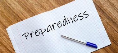 Boş defter ve kalem. Beyazda izole edilmiş. whith metin Hazırlığı