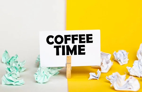 White Paper Text Coffee Time Clothespin Yellow White Backgrounds Paper — Stock Photo, Image