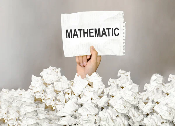 Erkek Eli Matematik Bir Sürü Başka Kağıt Içeren Bir Kağıt — Stok fotoğraf