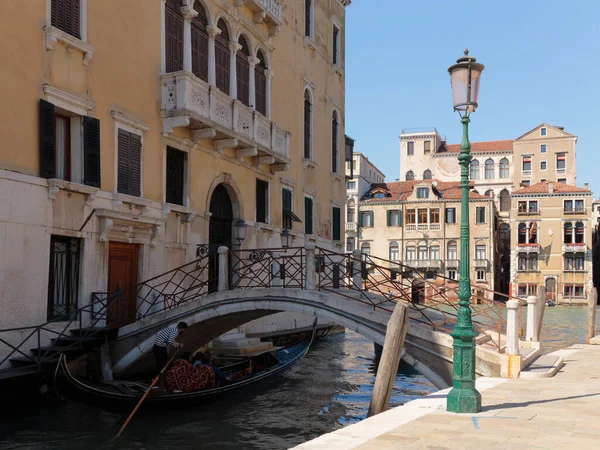 Rio San Vio Csatornán Áthaladó Grand Canal Vezető Híd Alatt — Stock Fotó