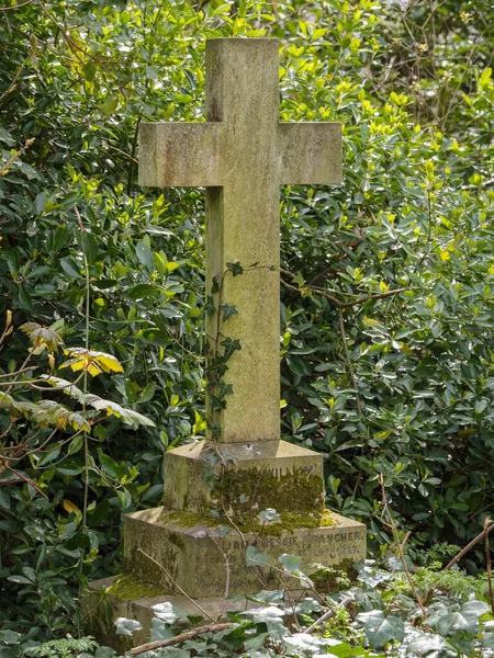 Nunhead Mezarlığı 'ndaki mezar taşı, Londra, İngiltere