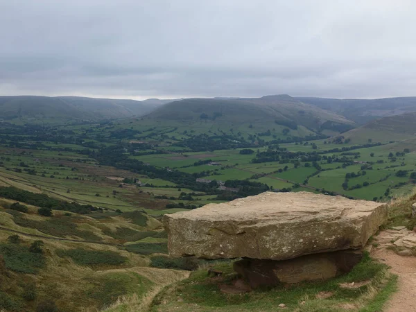 Arka Tor 'dan Mam Tor Bridleway, Peak District Ulusal Parkı' na