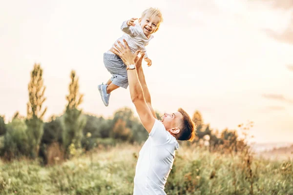 Father His Little Son Having Fun Outdoor — Stock Photo, Image
