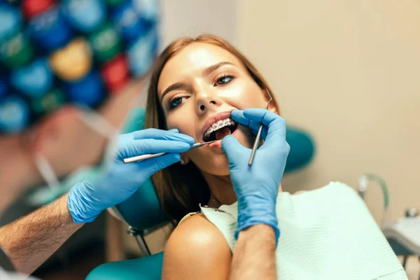 Dentist Examine Female Patient Braces Denal Office — Stock Photo, Image