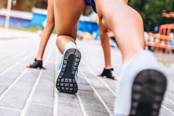 Piuttosto Sportivo Corridore Ragazza Sul Punto Partenza Preparando Corsa All — Foto Stock