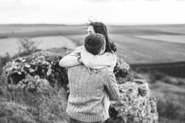 Romantik Genç ve güzel çift açık iyi eğlenceler